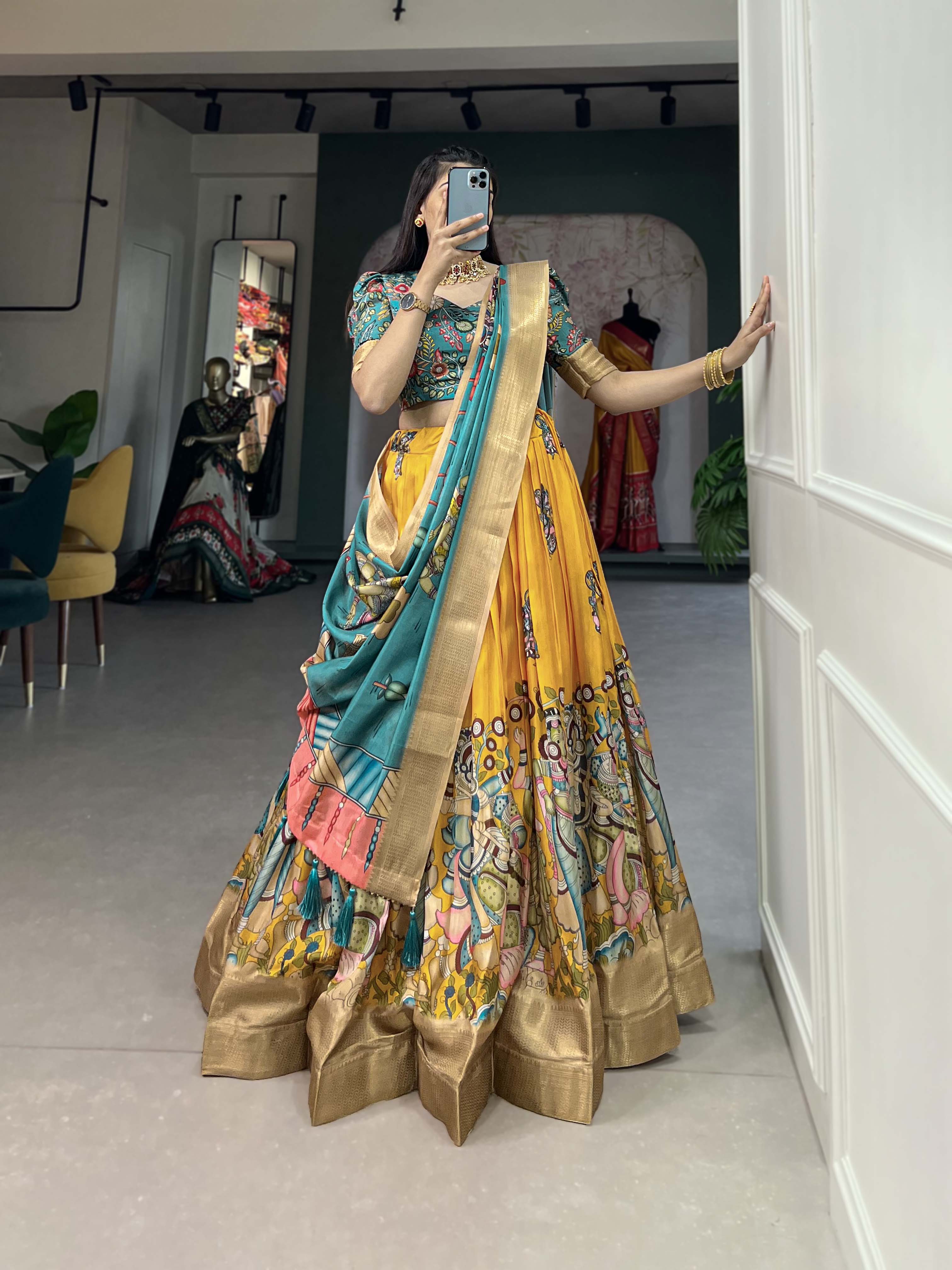 Women's Dola Silk With Kalamkari Print Lehenga Choli Set