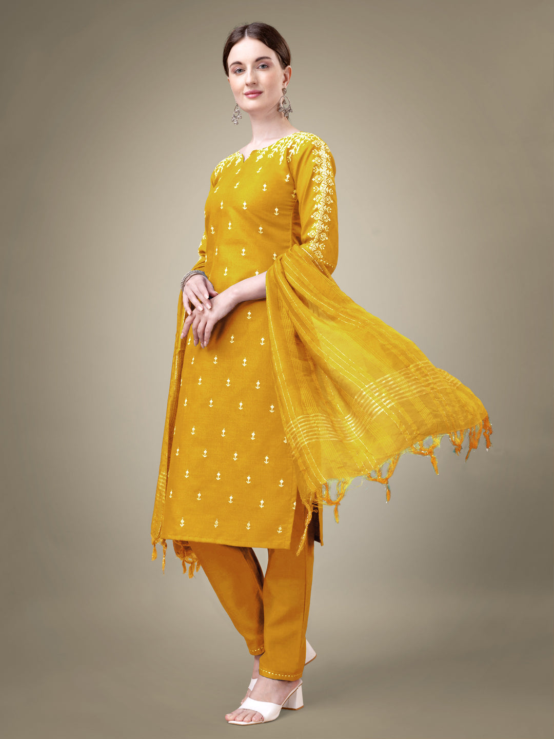 Yellow Cotton Blend Kurta Set With Sequence & Embroidery Work
