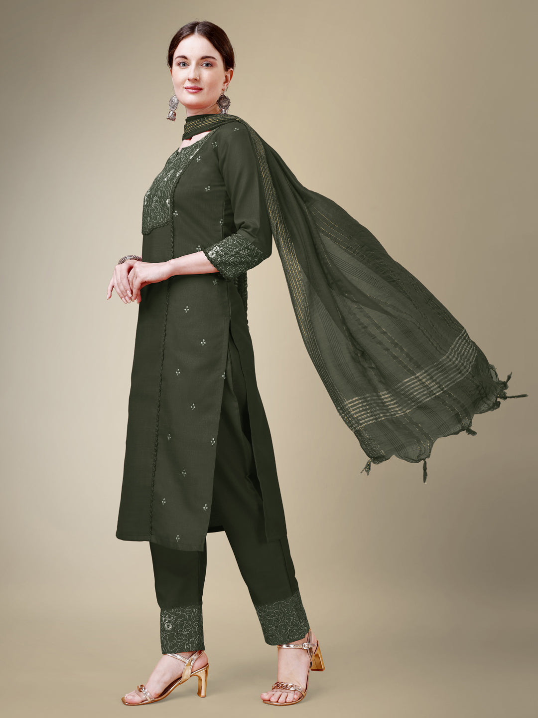 DarkGreen Cotton Blend Kurta Set With Embroidery & Fancy Lace Work