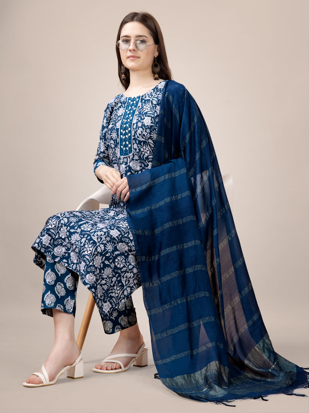 Morpich Rayon Print Kurta Set With Embroidery & Fancy Lace Work