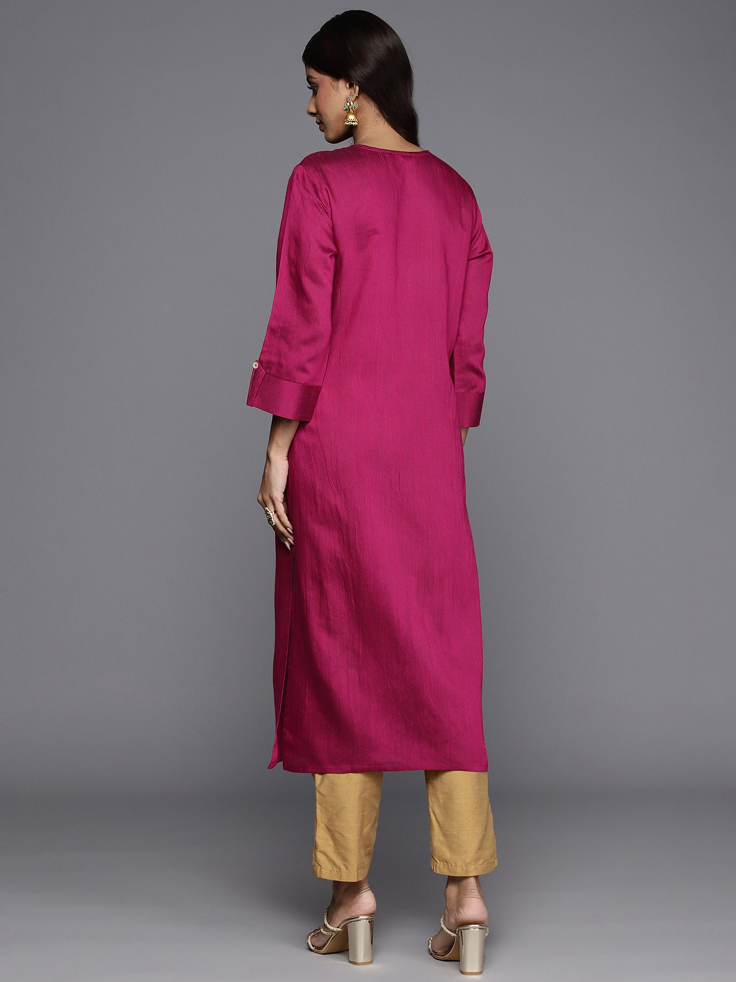 Women Pink Solid Straight Smart Casual Kurtas