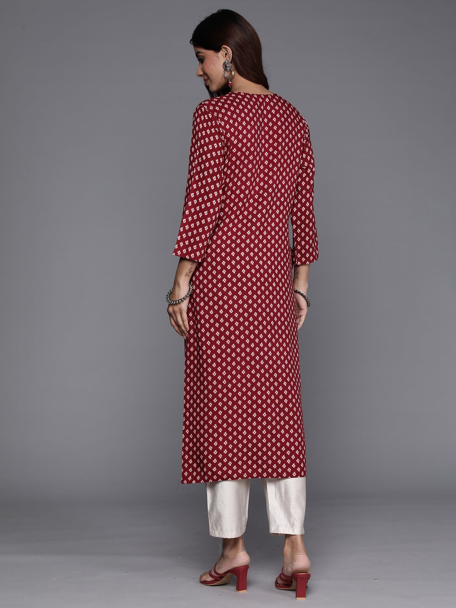 Women Maroon Printed Straight Kurtas