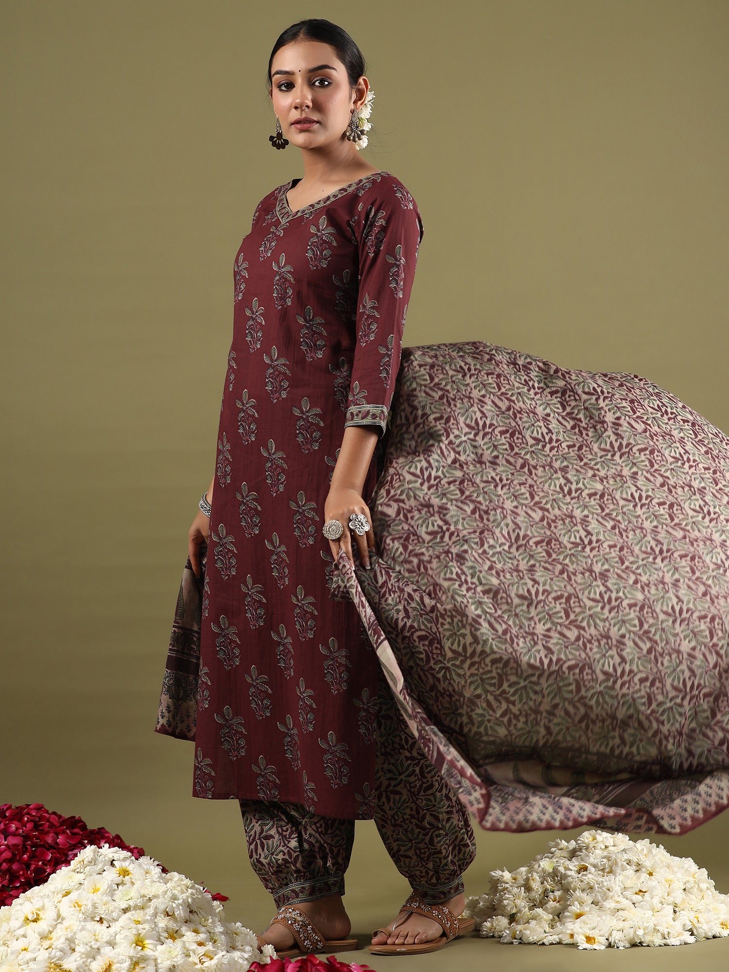 Women Burgundy Printed Straight Kurta Salwar With Dupatta Set