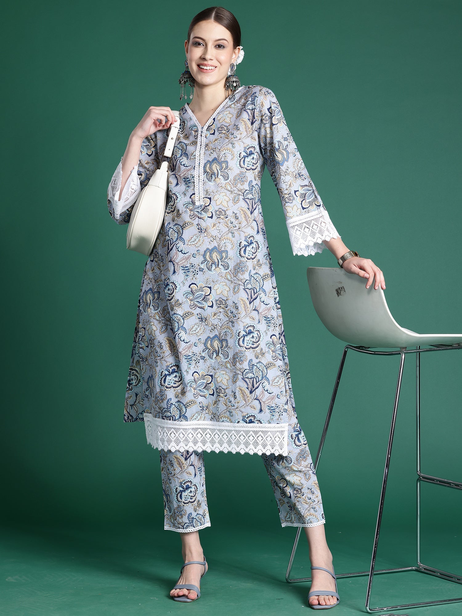 Women Blue Printed Straight Kurta Trousers Set