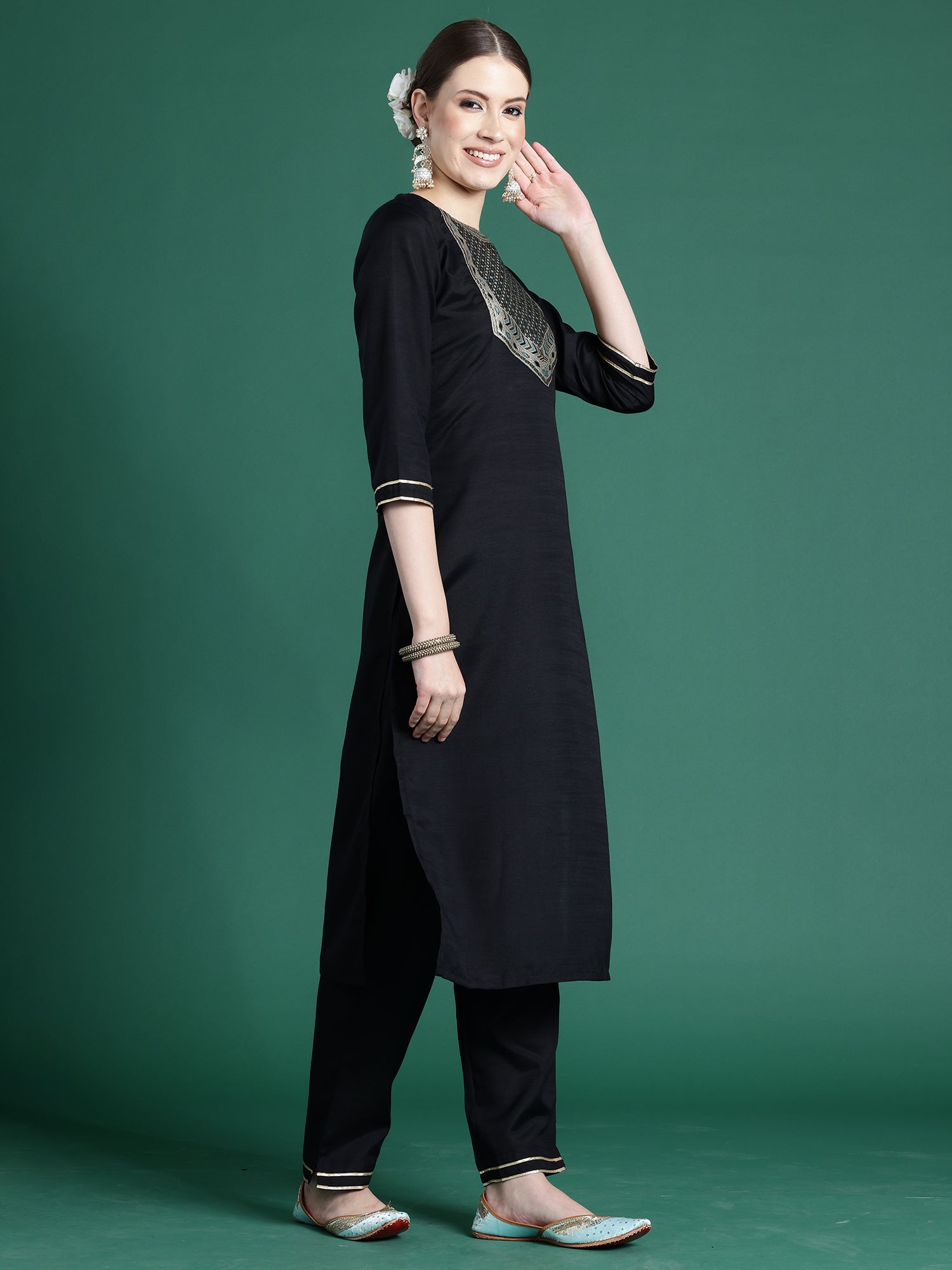 Women Black Self Design Straight Kurta Trousers With Dupatta Set