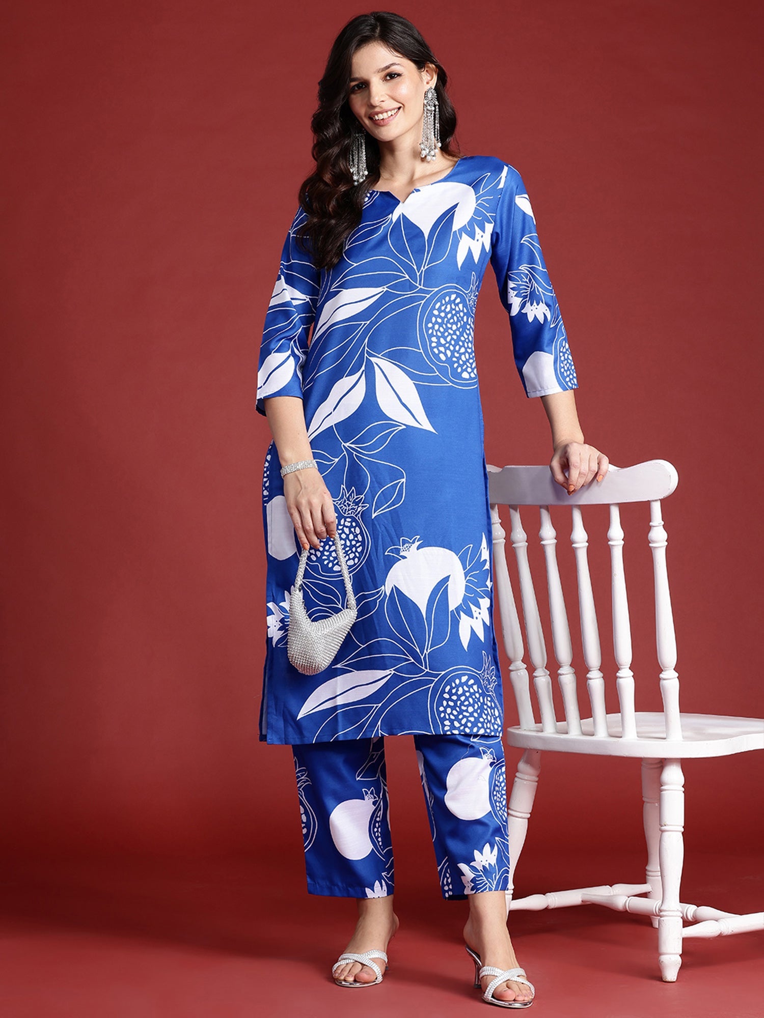 Women Blue Printed Straight Kurta Trousers Set