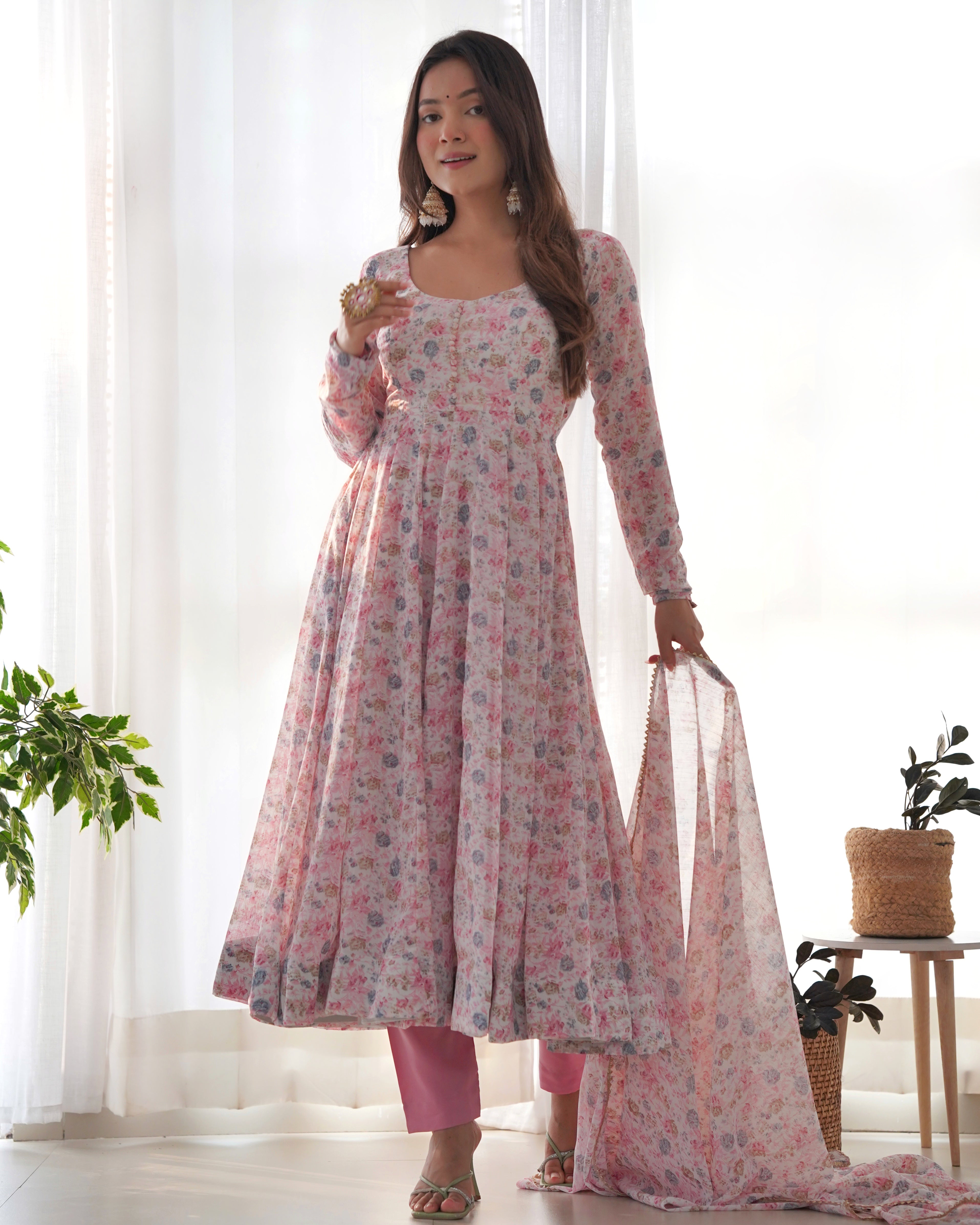 Pink Chiffon Kurta Set With Floral Print