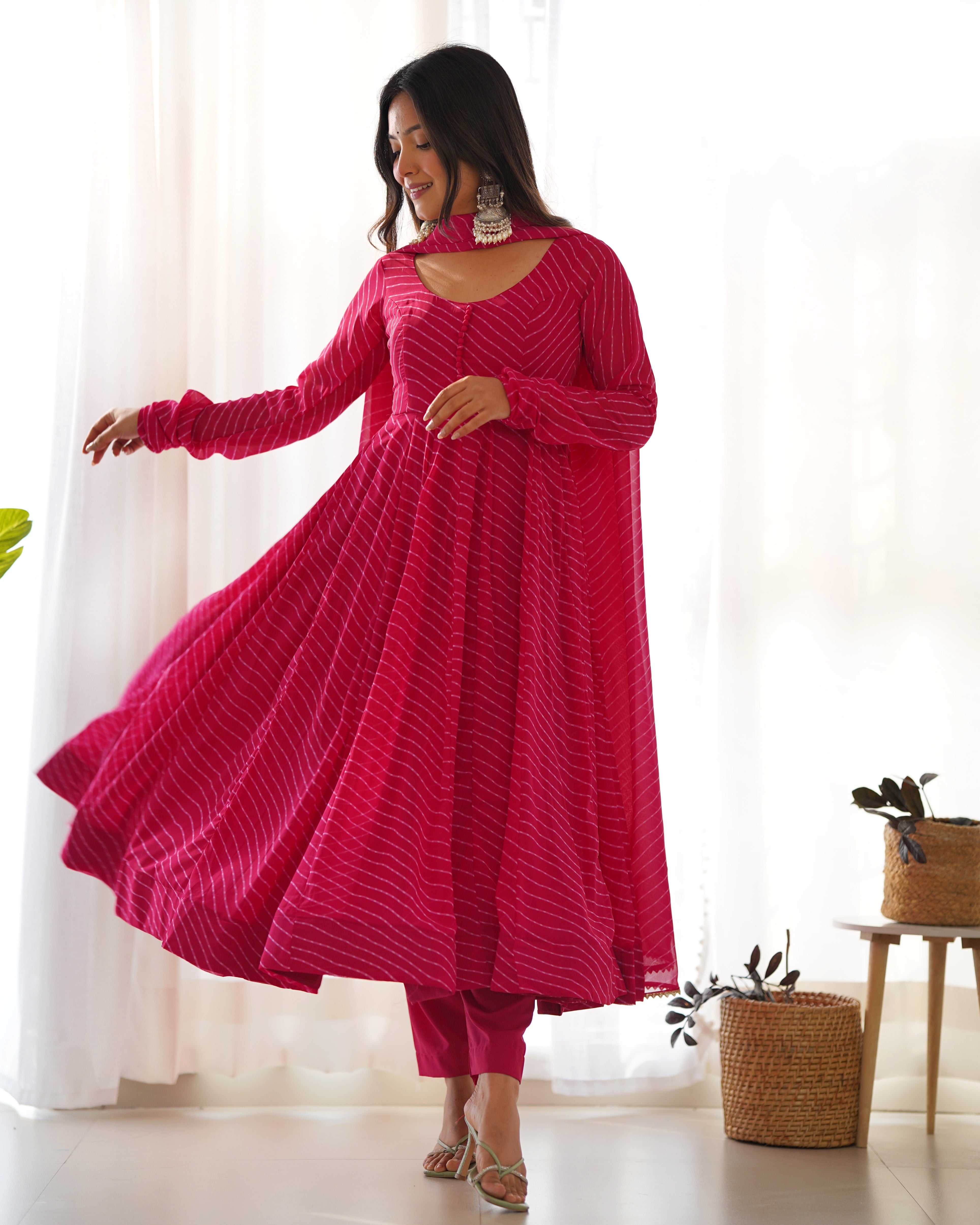 Ranipink Pure Fox Georgette Kurta Set With Laheriya Print