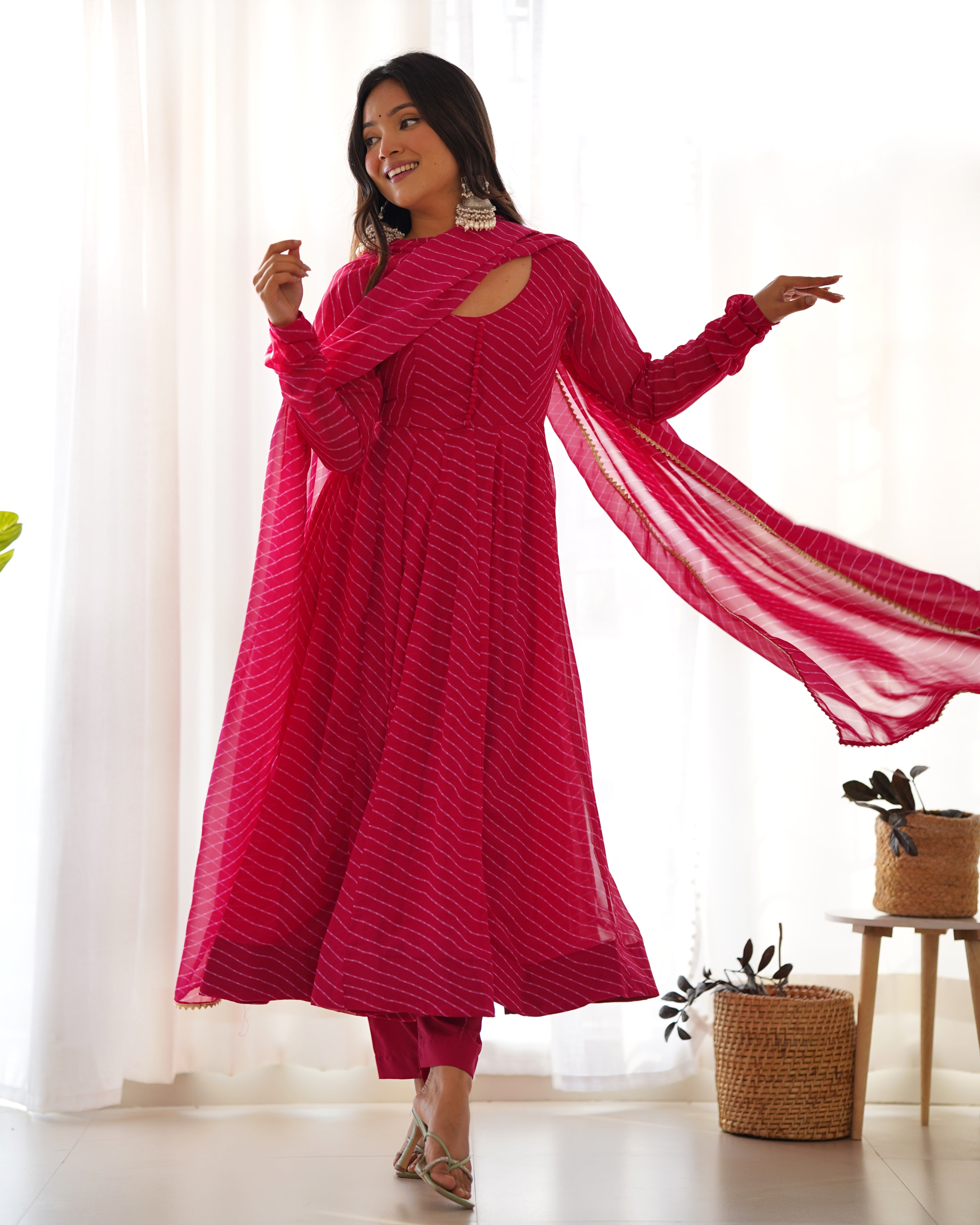 Ranipink Pure Fox Georgette Kurta Set With Laheriya Print