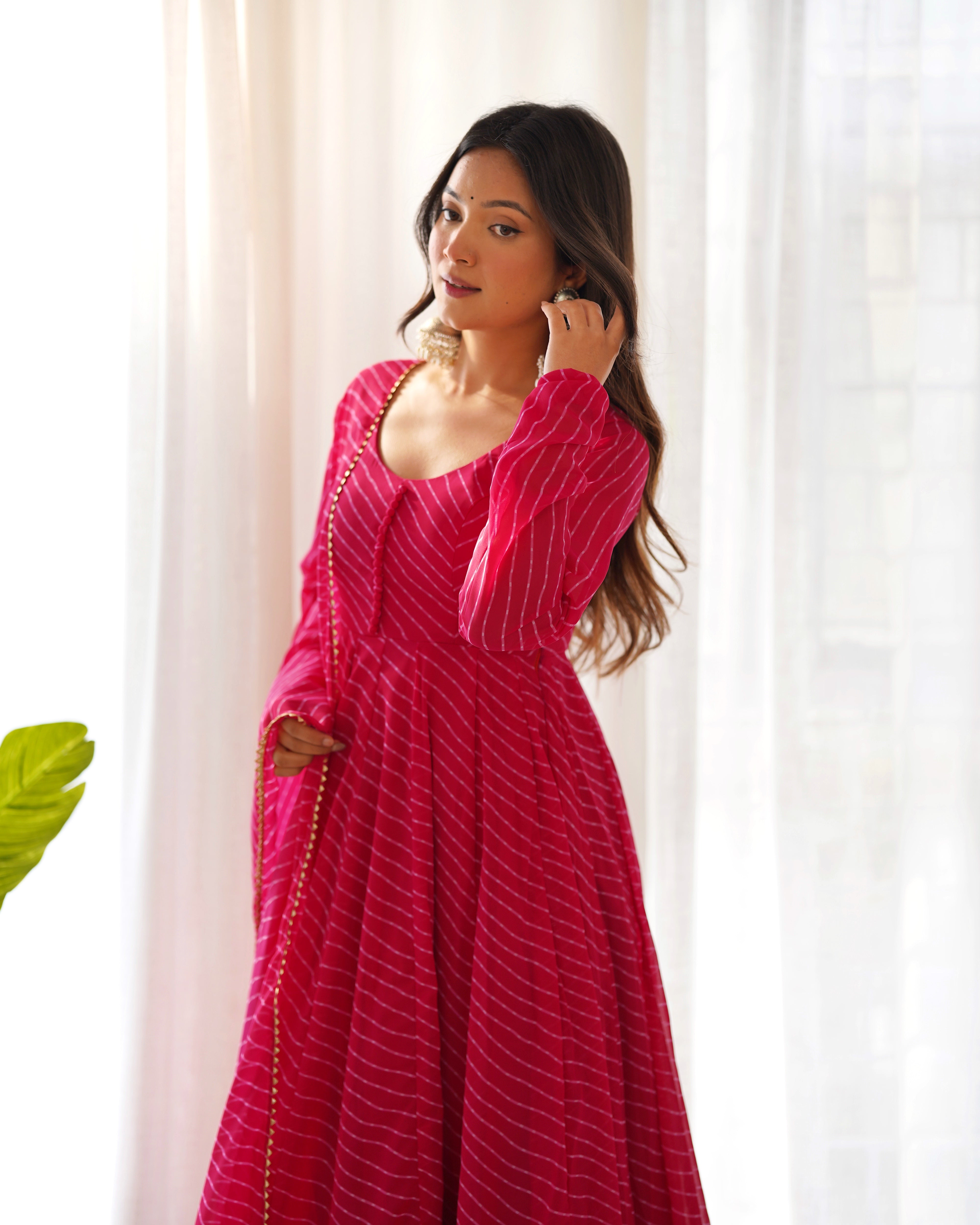 Ranipink Pure Fox Georgette Kurta Set With Laheriya Print