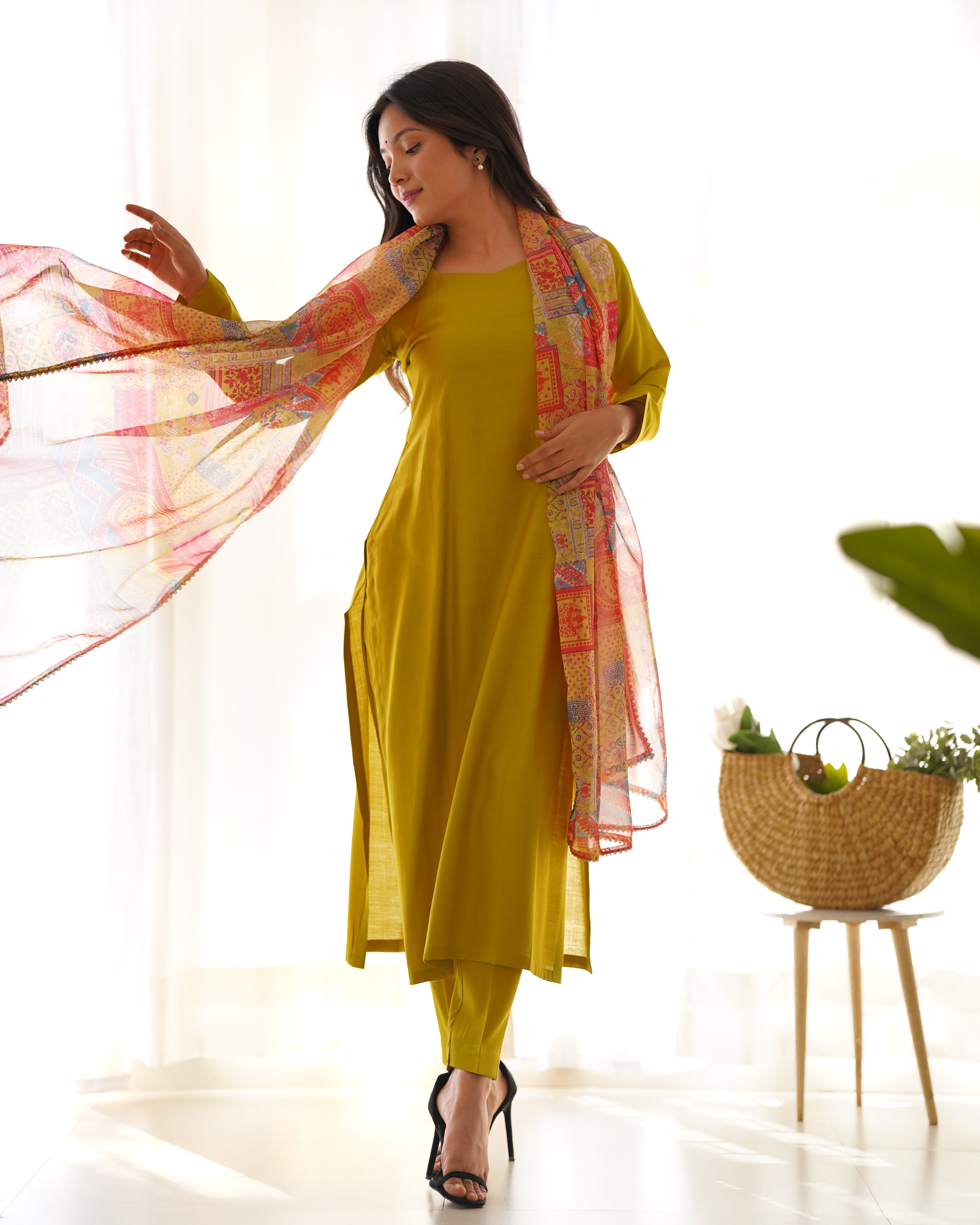 Light Green Viscose Kurta Set With Solid
