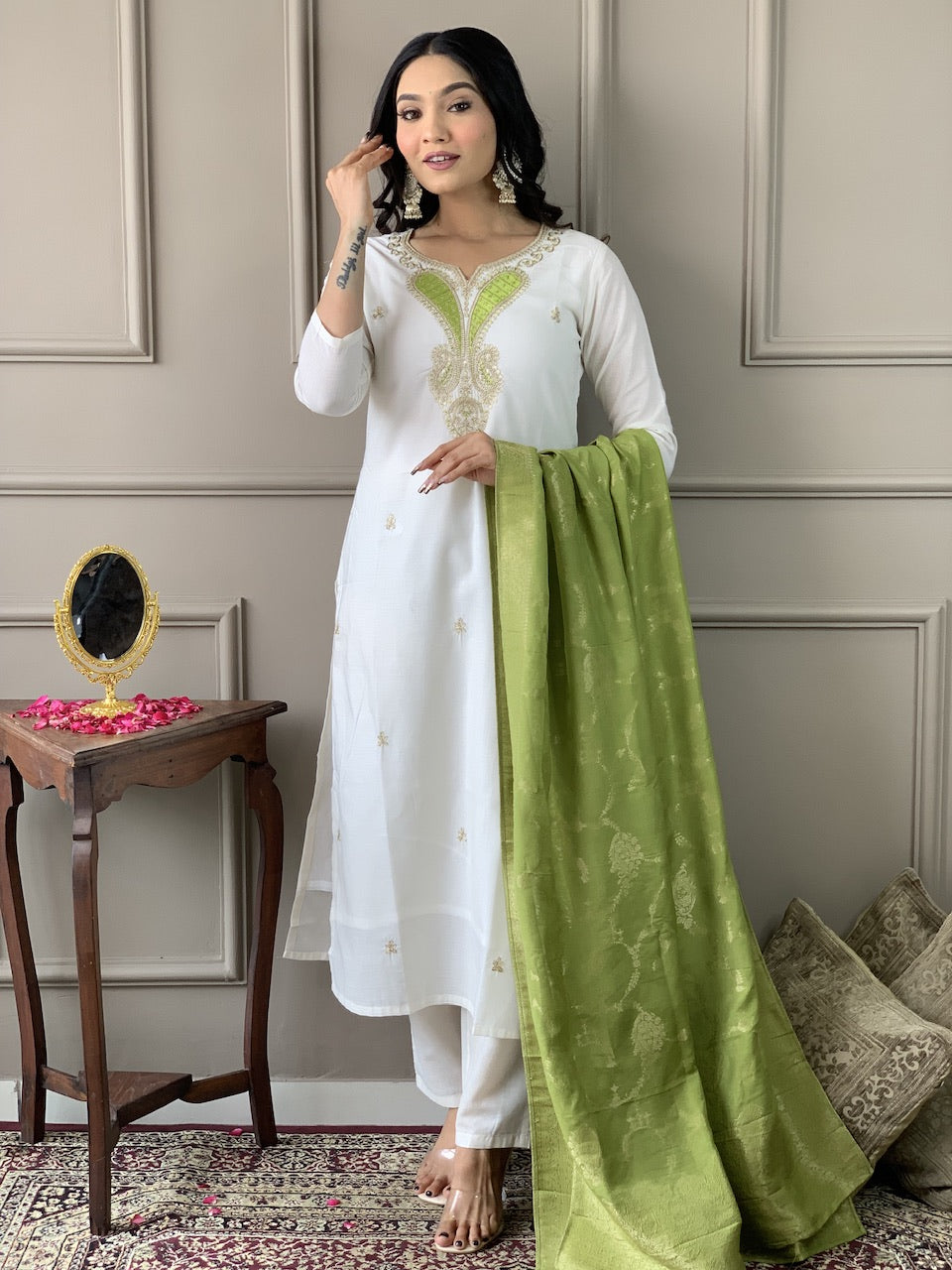White Viscose Blend Embroidery Work Kurta