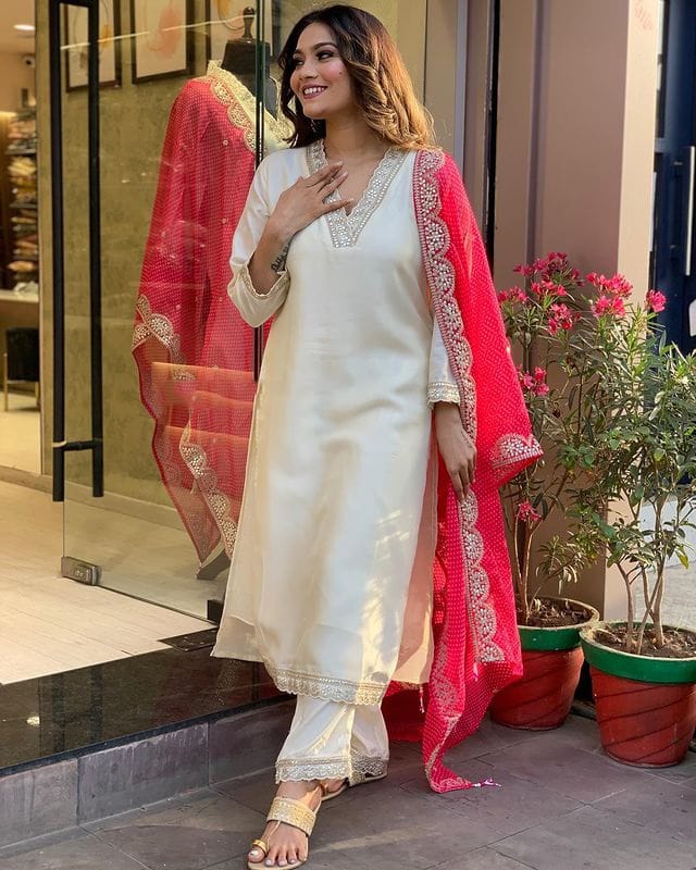 Off White Viscose Chanderi Embroidered Kurta