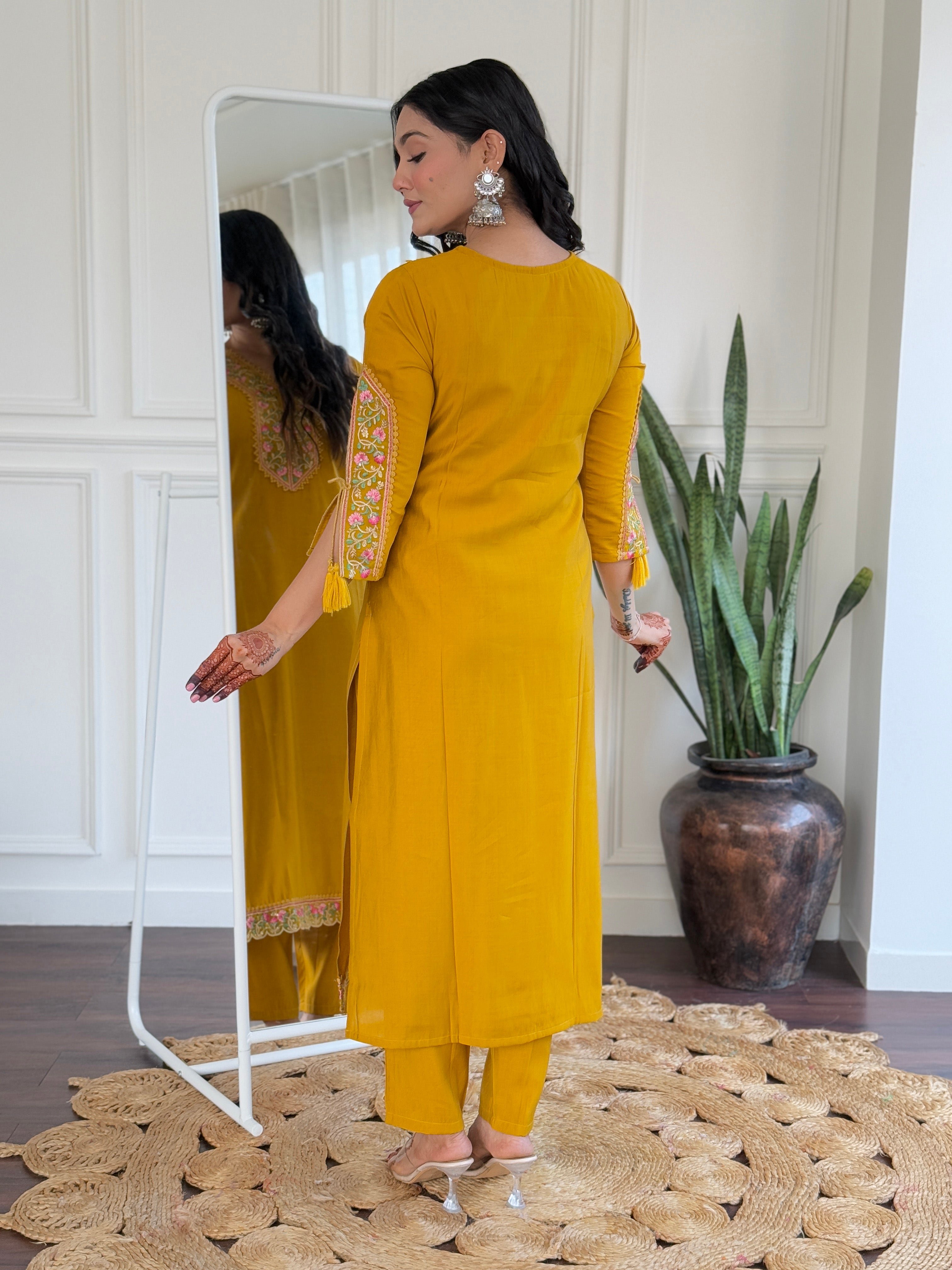 Beautiful Women's Thread work Viscose Fabric Straight Kurta, Pant and Dupatta Set