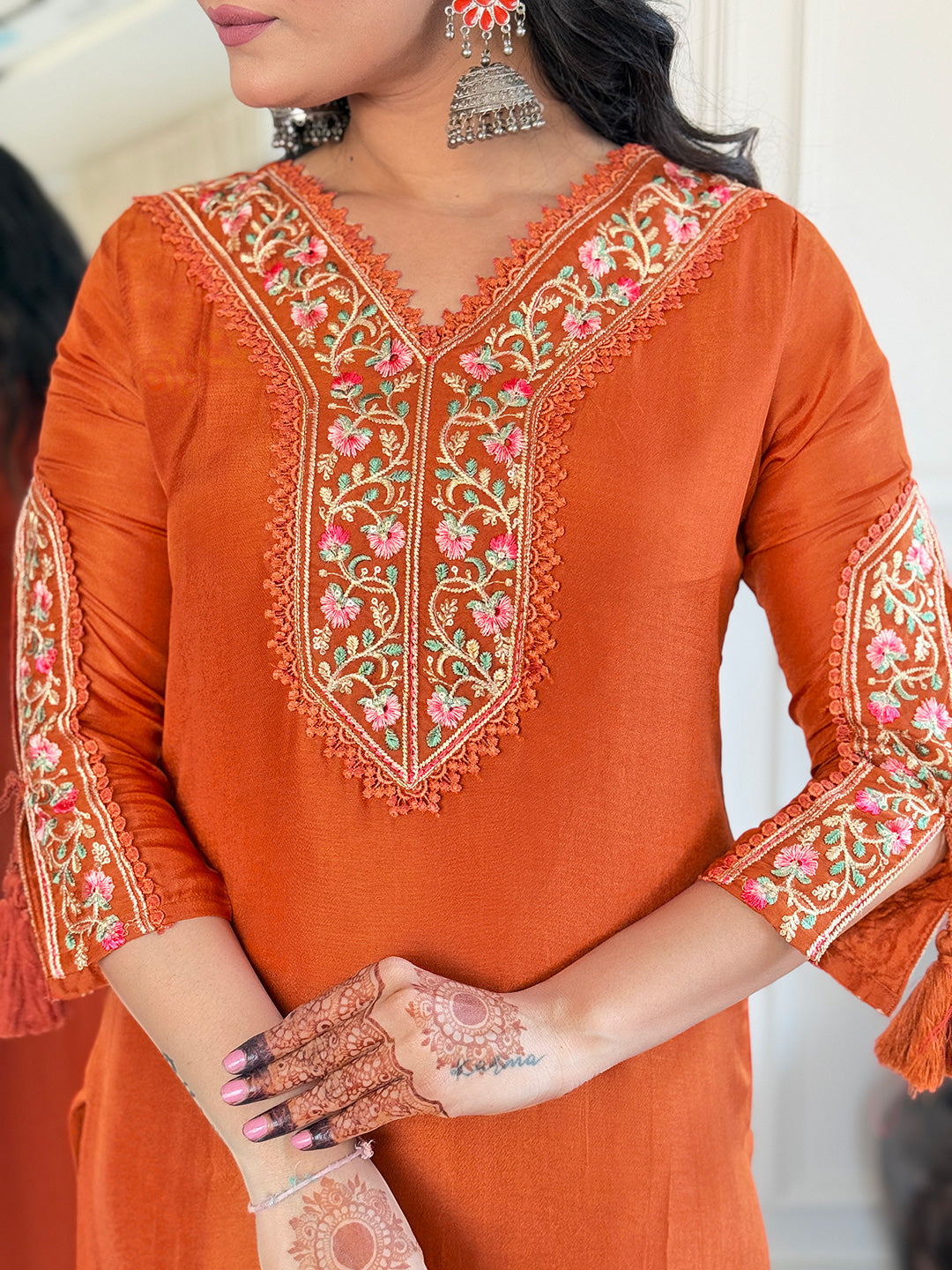 Beautiful Women's Thread work Viscose Fabric Straight Kurta, Pant and Dupatta Set