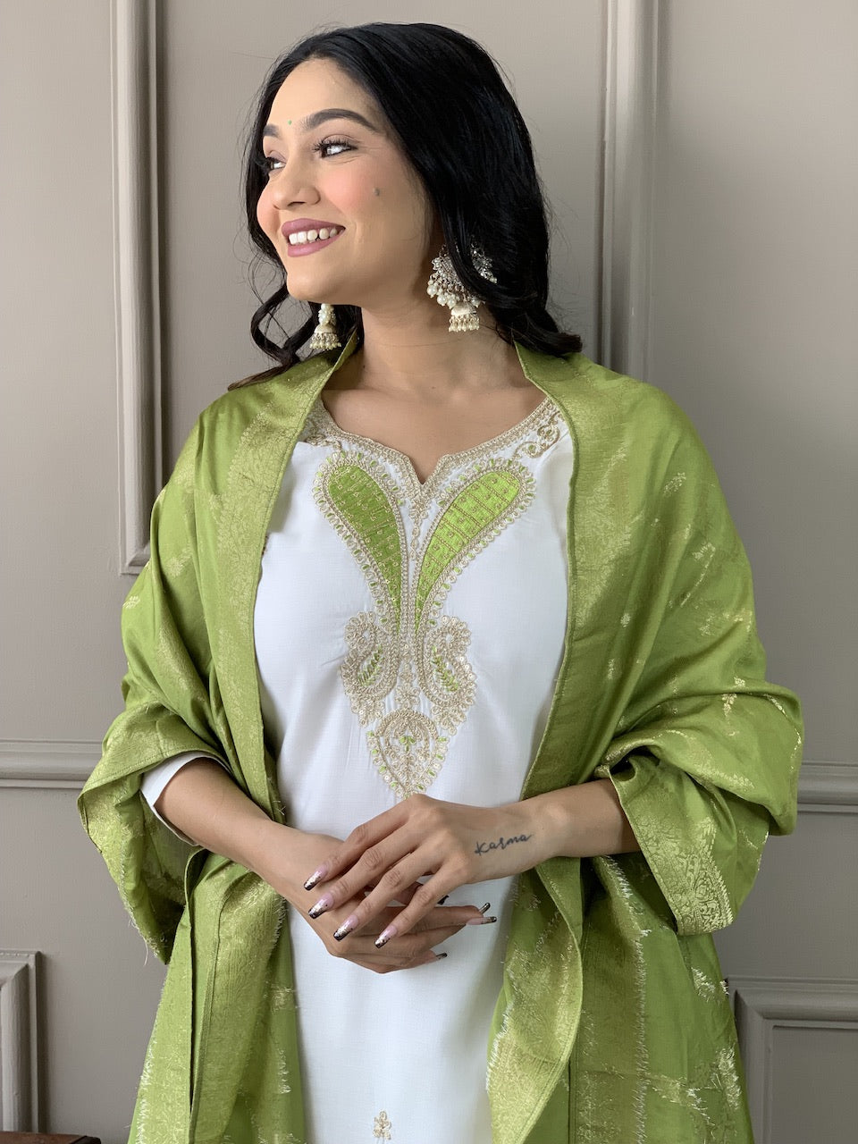 White Viscose Blend Embroidery Work Kurta
