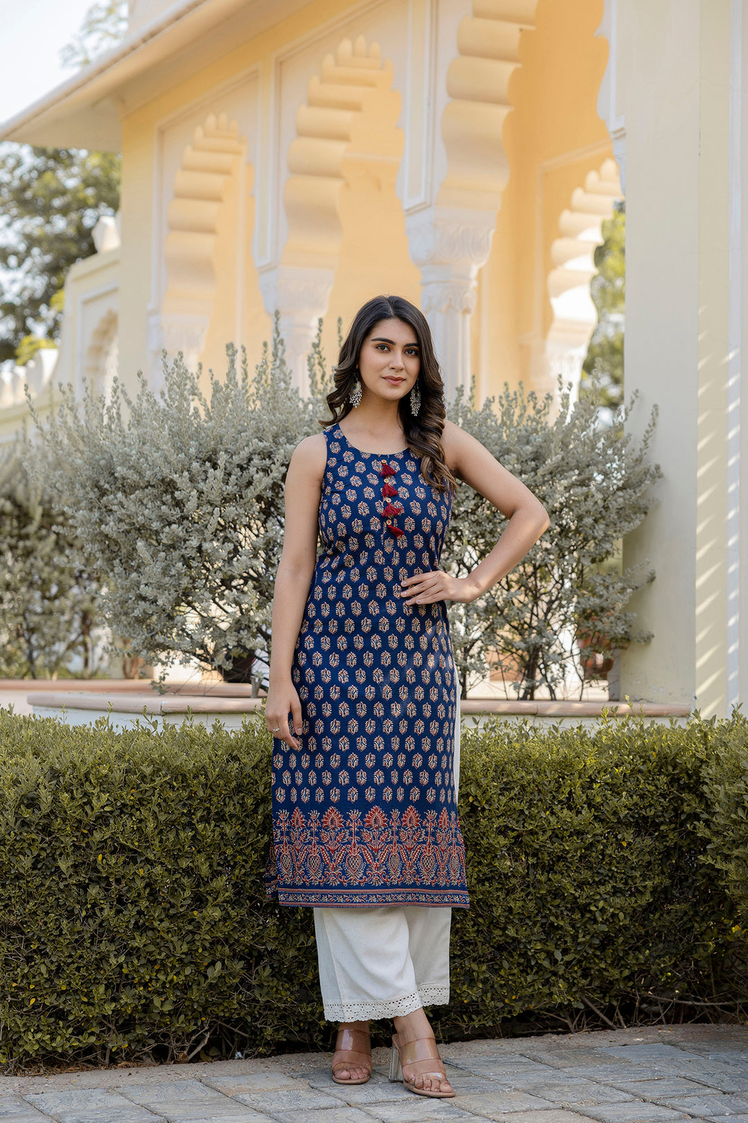 Women Navy Blue Printed Straight Kurta Sleeveless