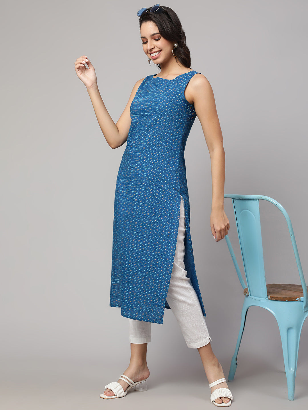Women Blue Printed Straight Kurta Sleeveless