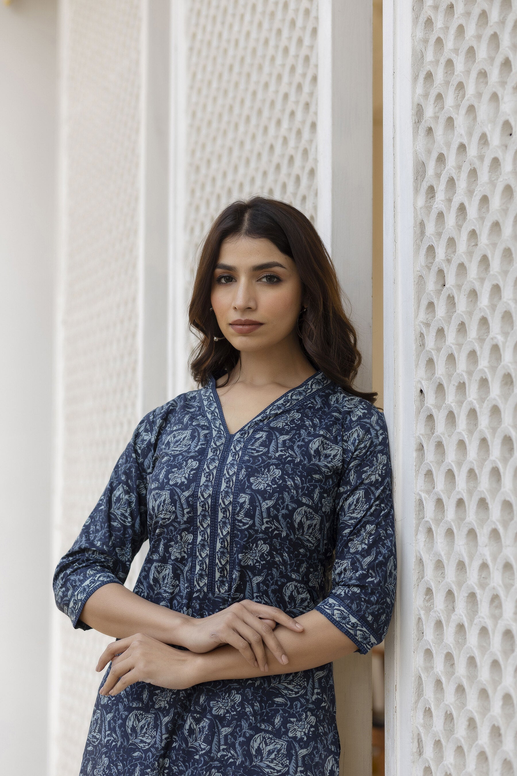 Women Navy Blue Floral Printed Straight Kurta With Three Quarter Sleeves