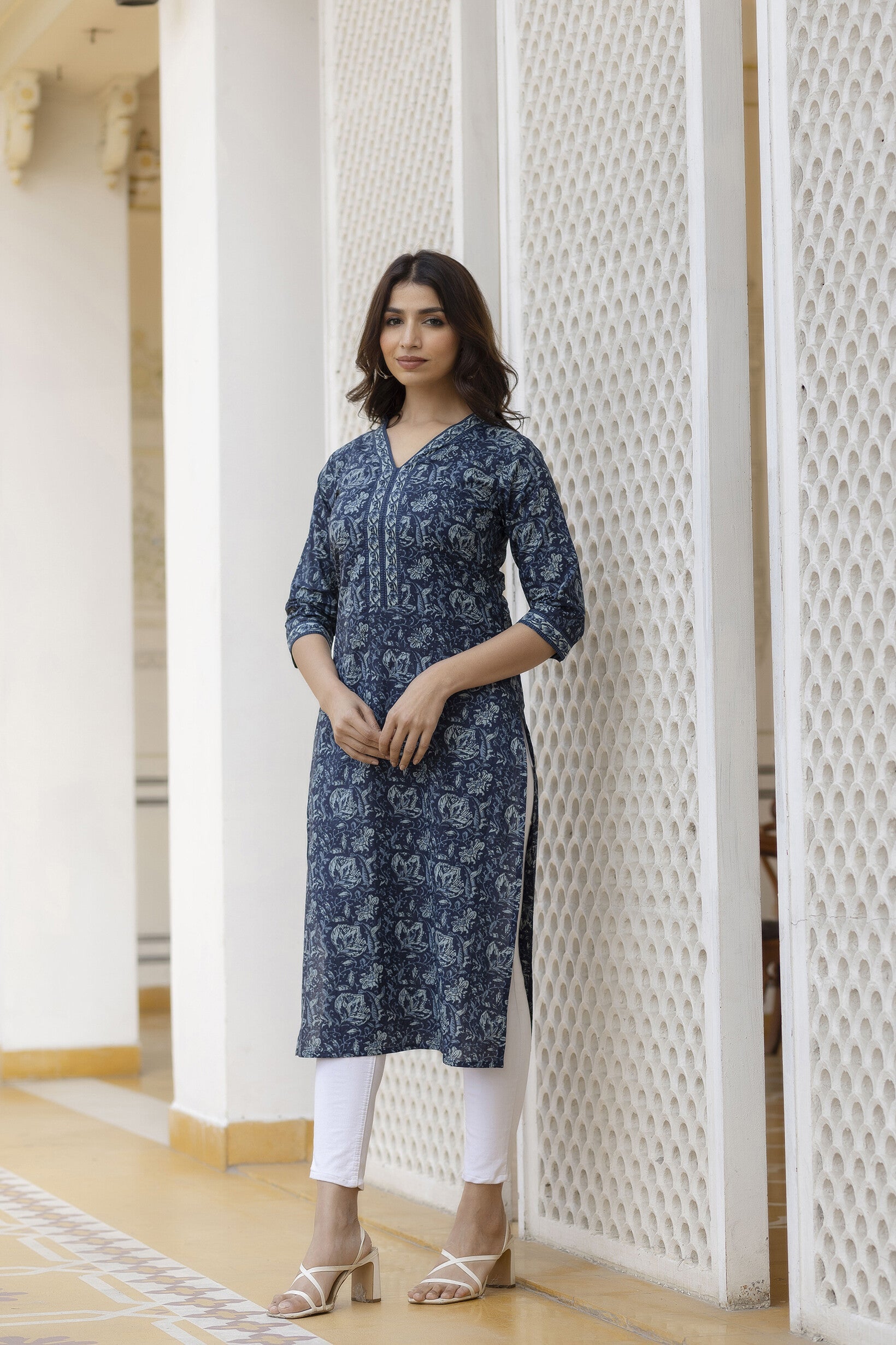 Women Navy Blue Floral Printed Straight Kurta With Three Quarter Sleeves