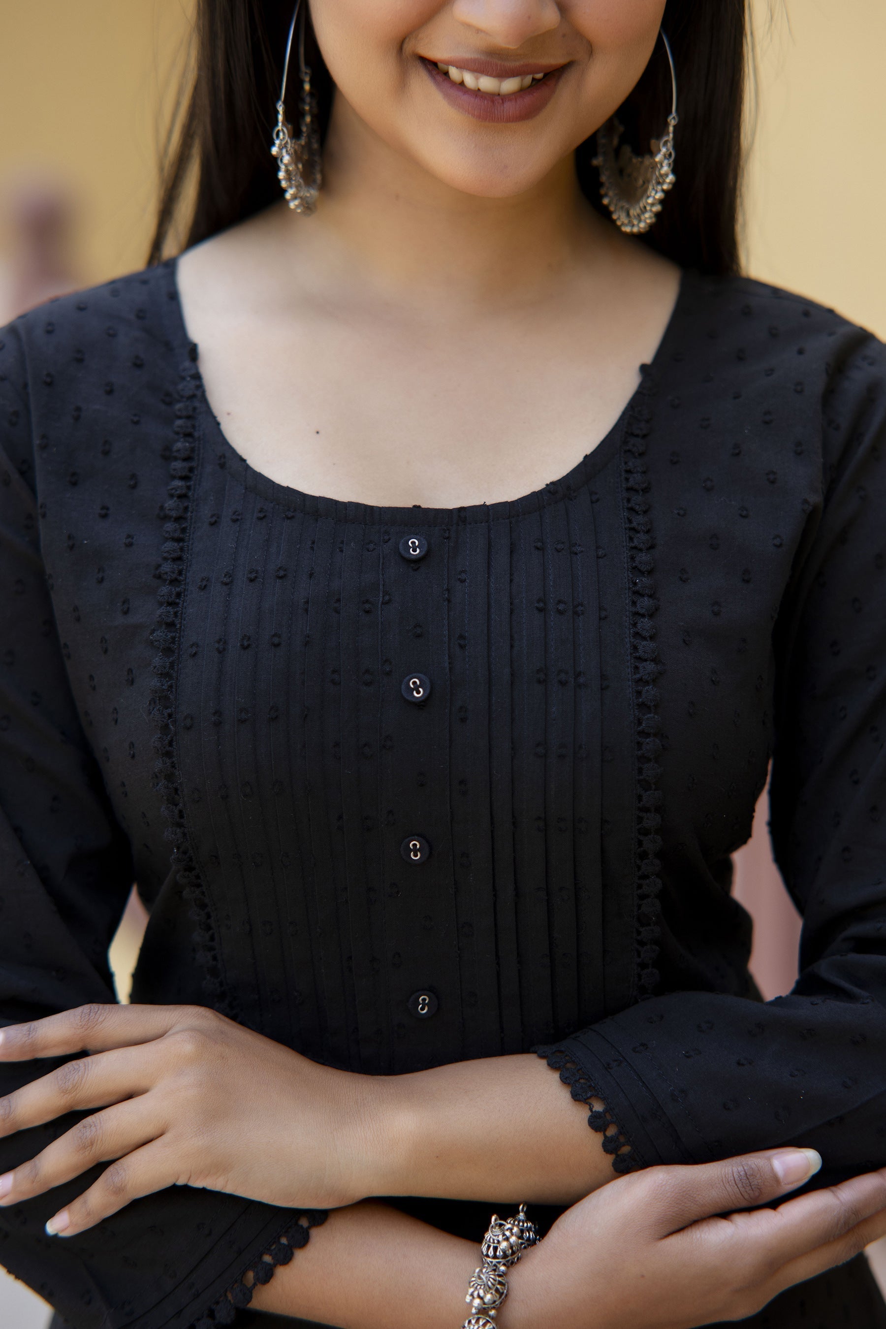 Women Black Doby Straight Kurta With Three Quarter Sleeves
