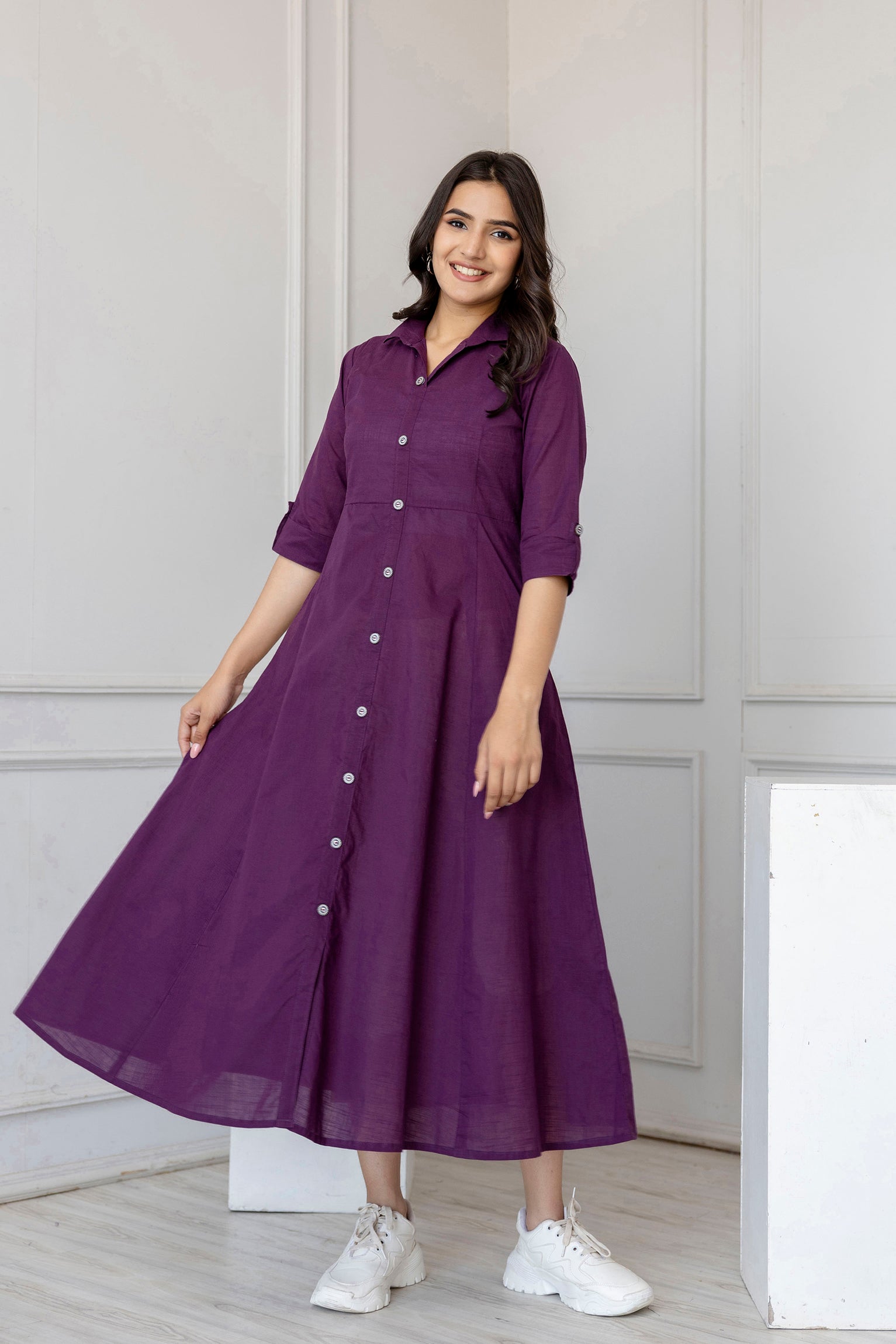 Women Purple Solid Flared Dress With Three Quarter Sleeves