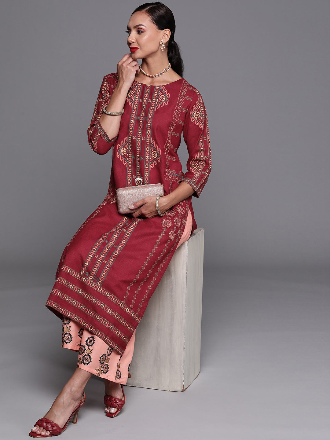 Women Maroon Foil Printed Straight Kurtas