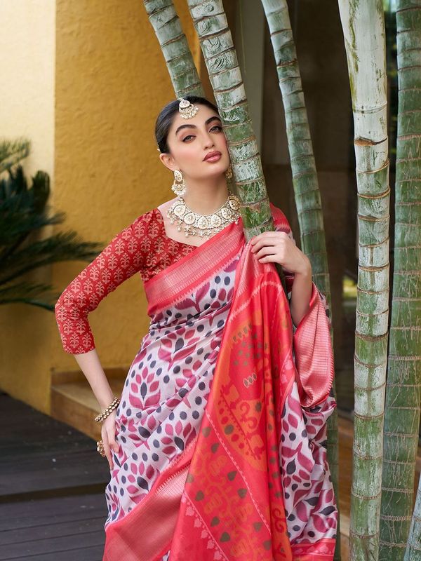 White Wevon Patta Designer & Digitl Printed Crepe Saree