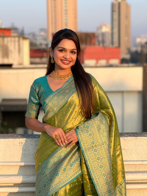 Green Heavy Wevon Jari Designer Tissue Silk Saree