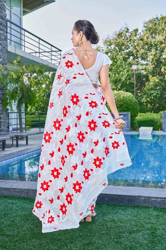 White Color Silk Cotton Wevon Thread Designer Ethnic Casual Looks Saree