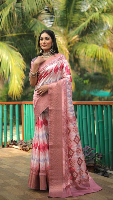 Pink Dola Silk Wevon Designer Heavy Ethnic Saree With Trendy Digital Printed