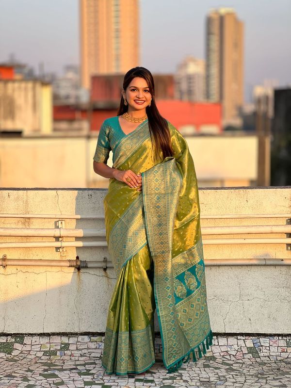 Green Heavy Wevon Jari Designer Tissue Silk Saree