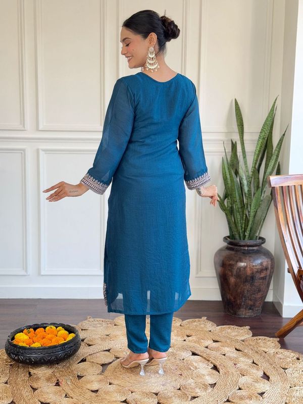 Women Embroidered Straight Kurta with Pant And Printed Dupatta Sets