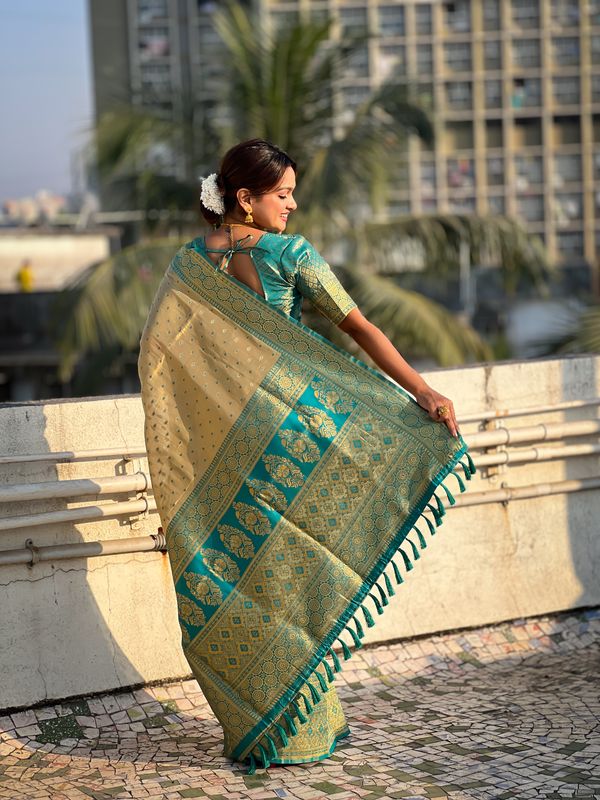 Pist Heavy Wevon Jari Designer Tissue Silk Saree
