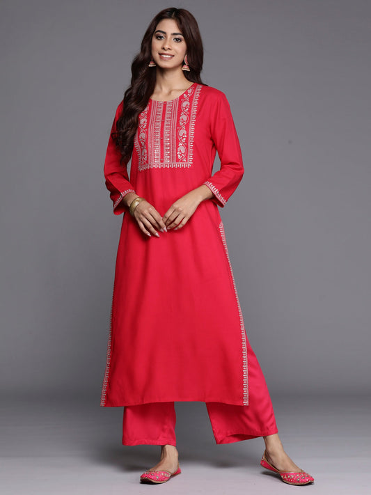 Women Magenta Embroidered Straight Kurtas