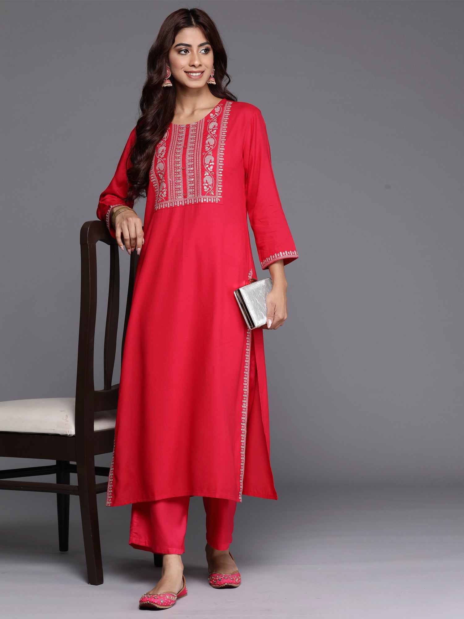Women Magenta Embroidered Straight Kurtas