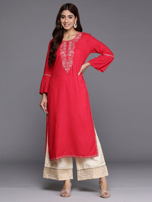 Women Magenta Embroidered Straight Kurtas