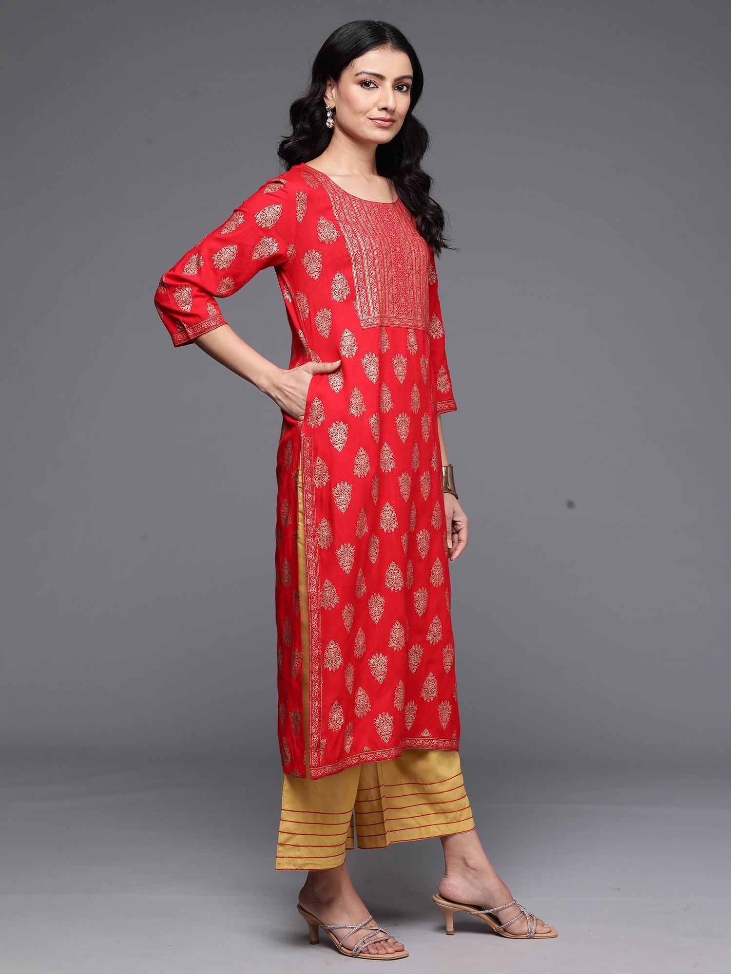 Women Red Printed Straight Kurtas