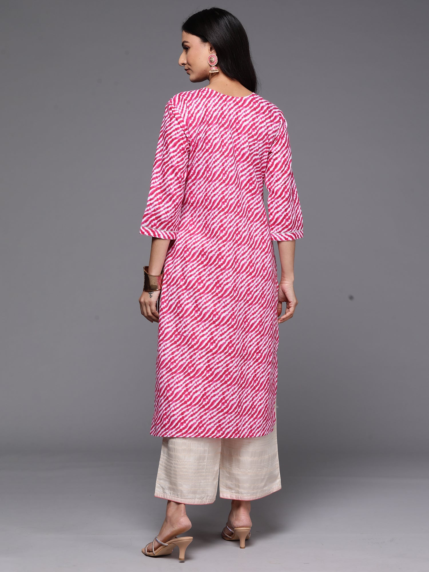 Women Pink Printed Straight Kurtas