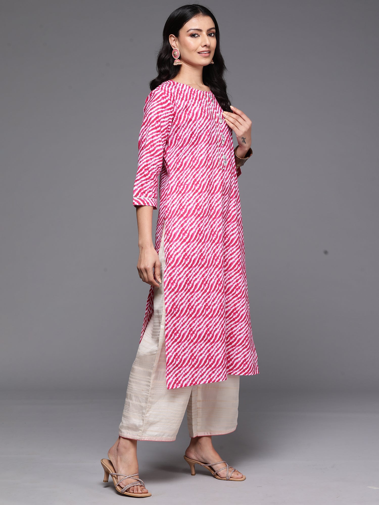 Women Pink Printed Straight Kurtas