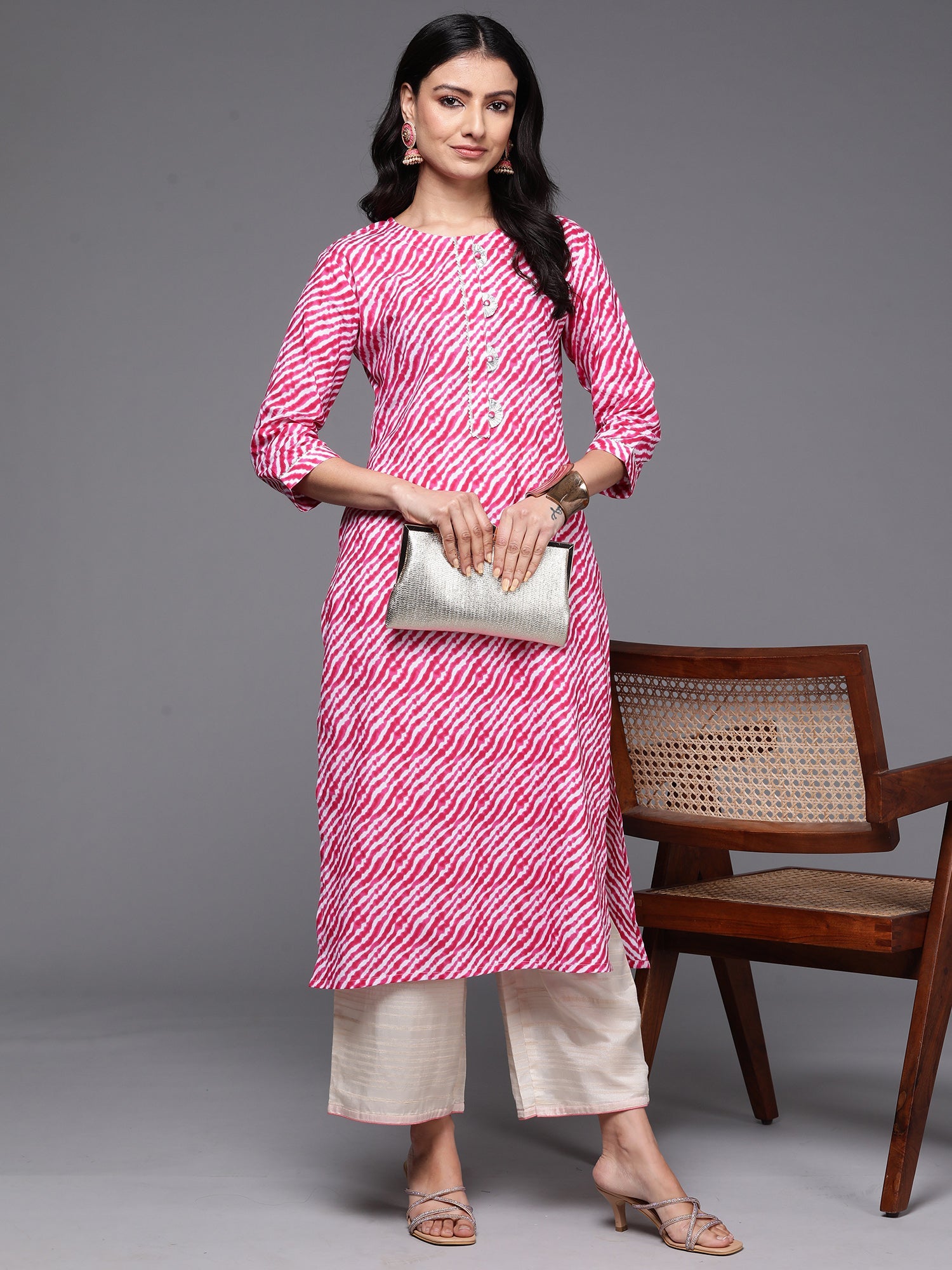 Women Pink Printed Straight Kurtas