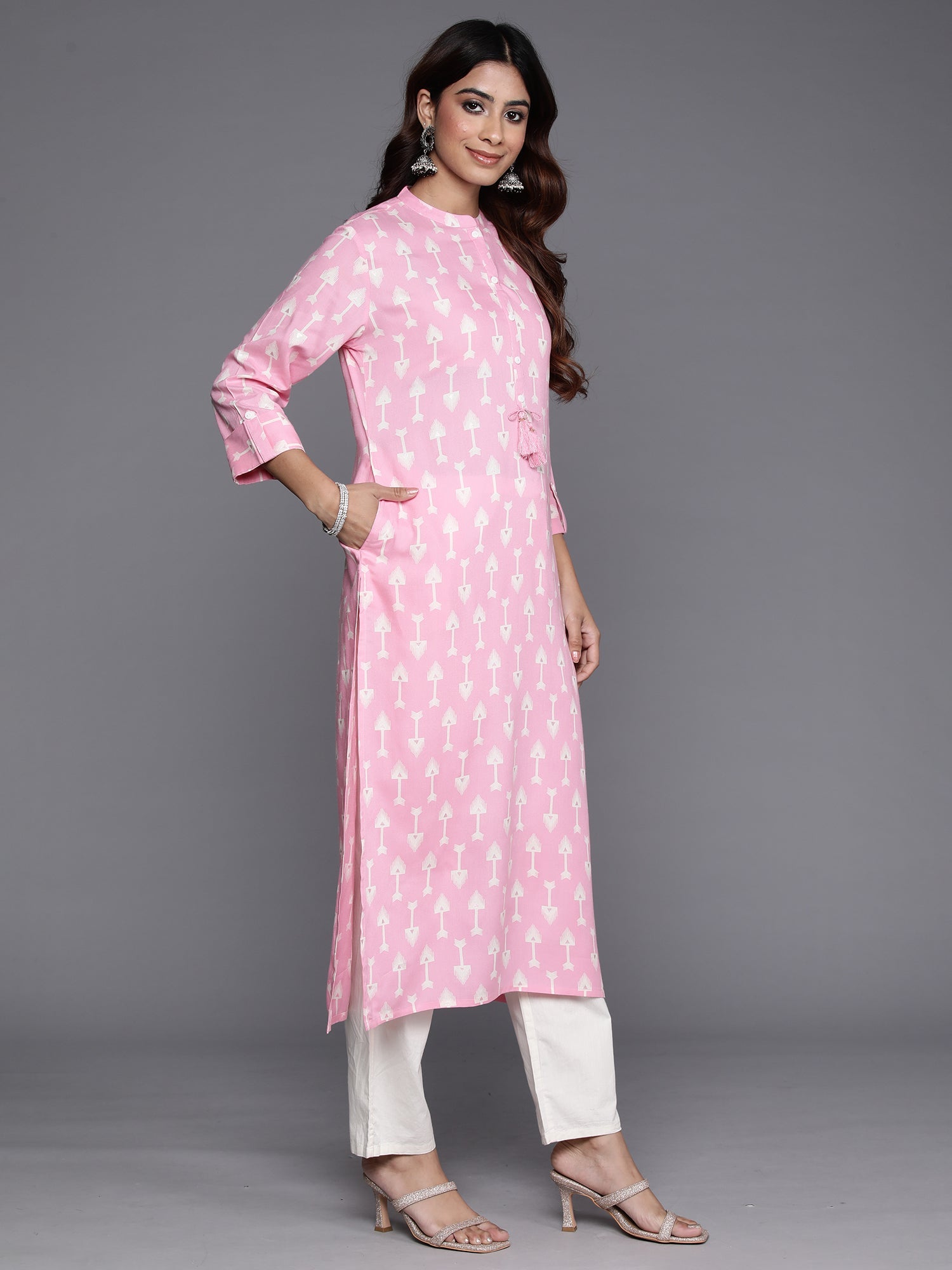 Women Pink Printed Straight Kurtas