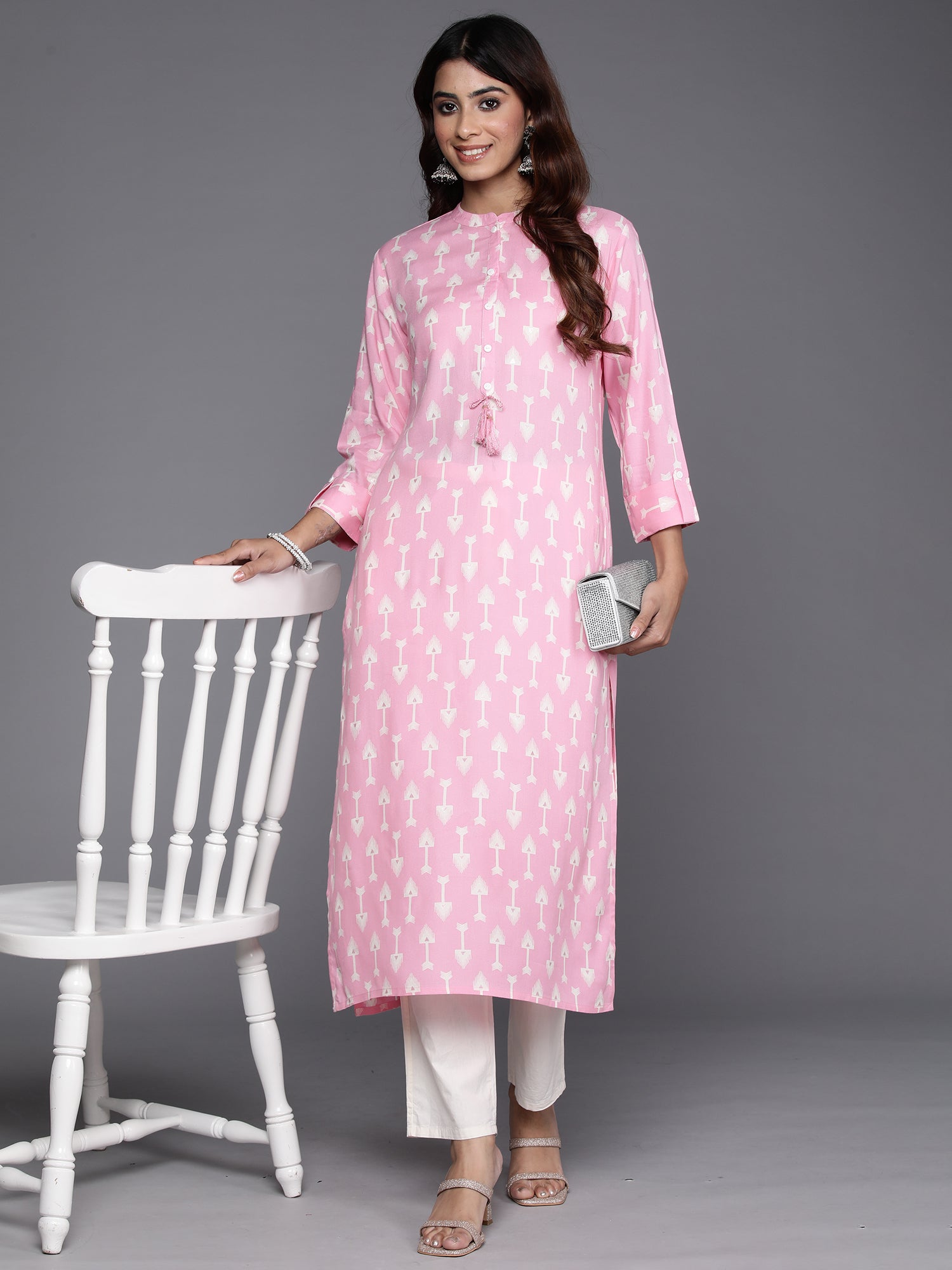 Women Pink Printed Straight Kurtas