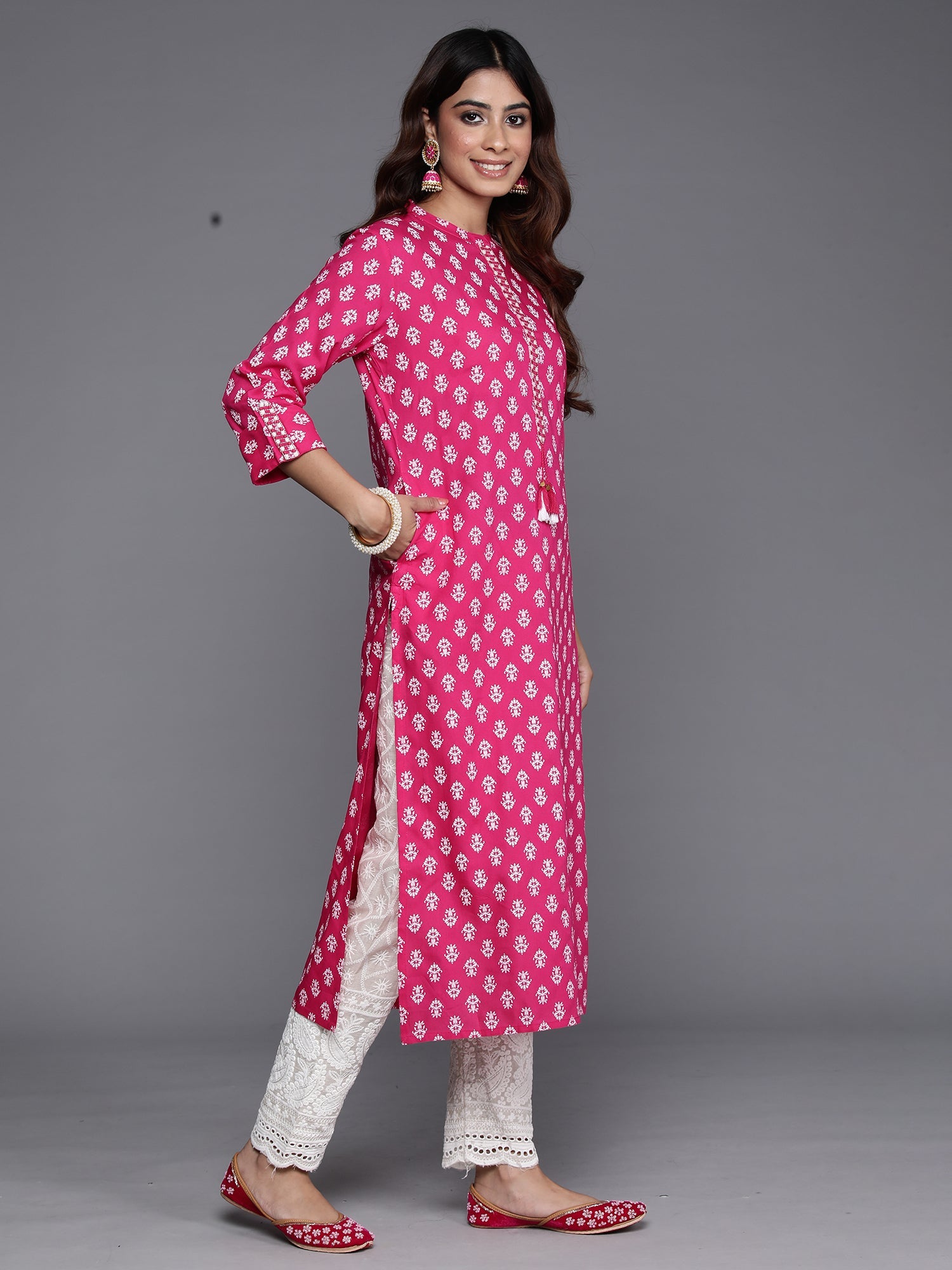 Women Pink Printed Straight Kurtas