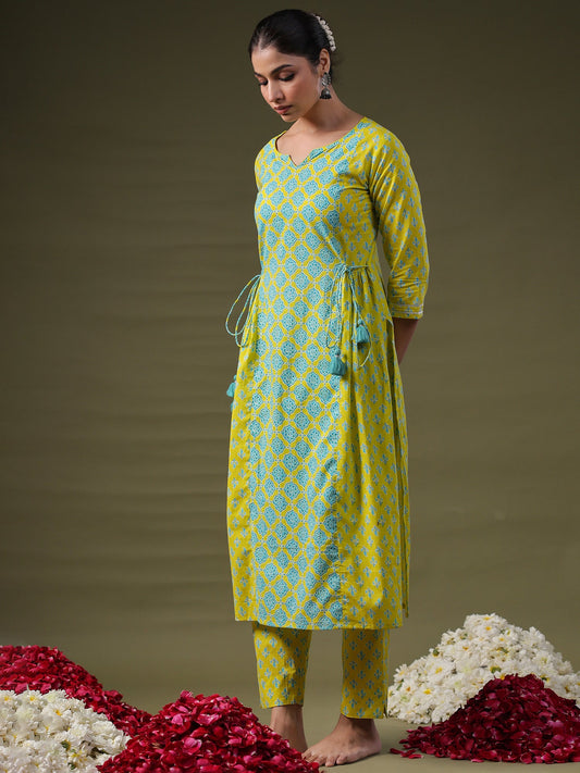 Women Green Printed Straight Kurta Trousers Set