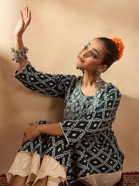 Women Green Printed Straight Kurtas