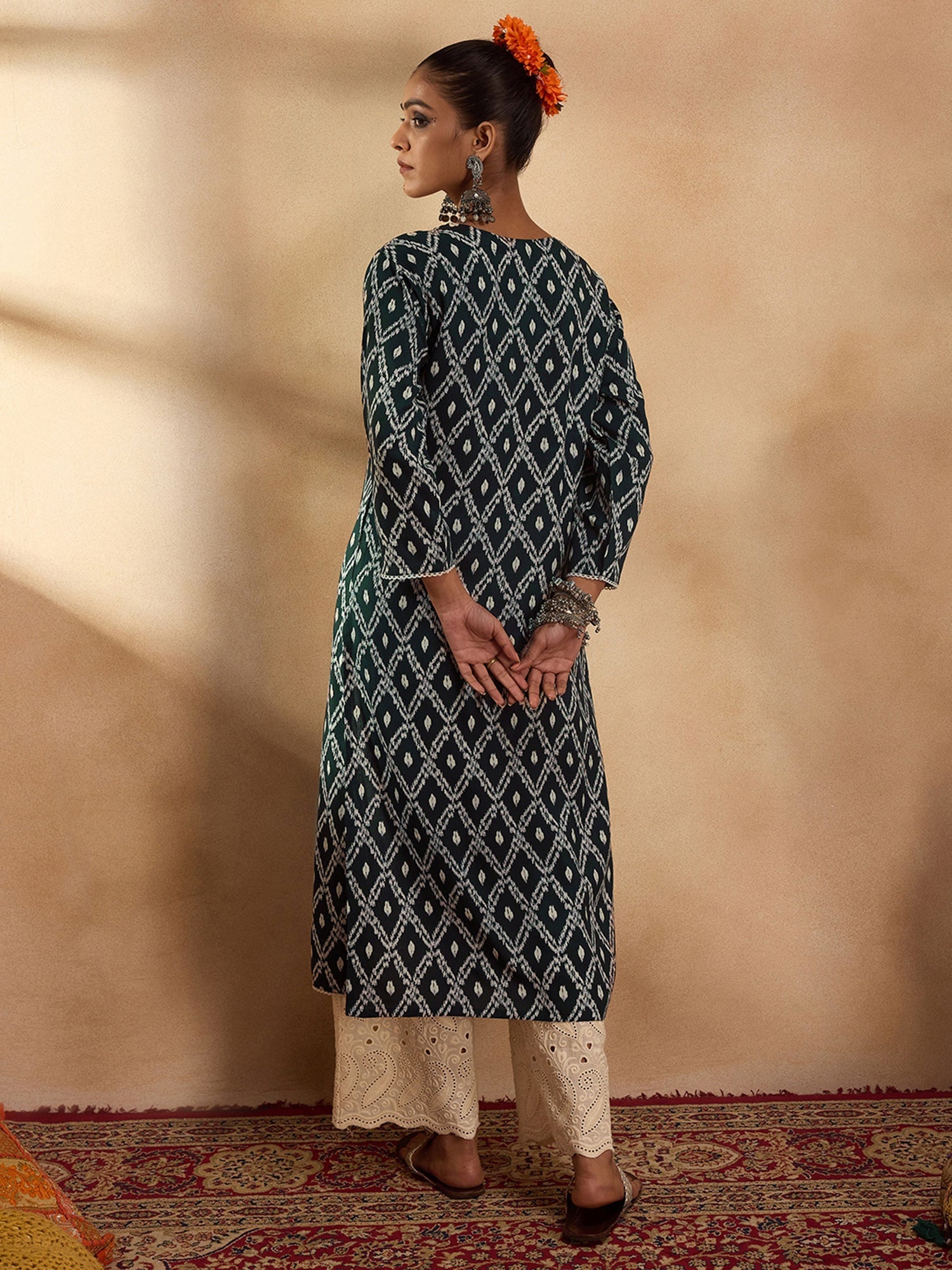 Women Green Printed Straight Kurtas