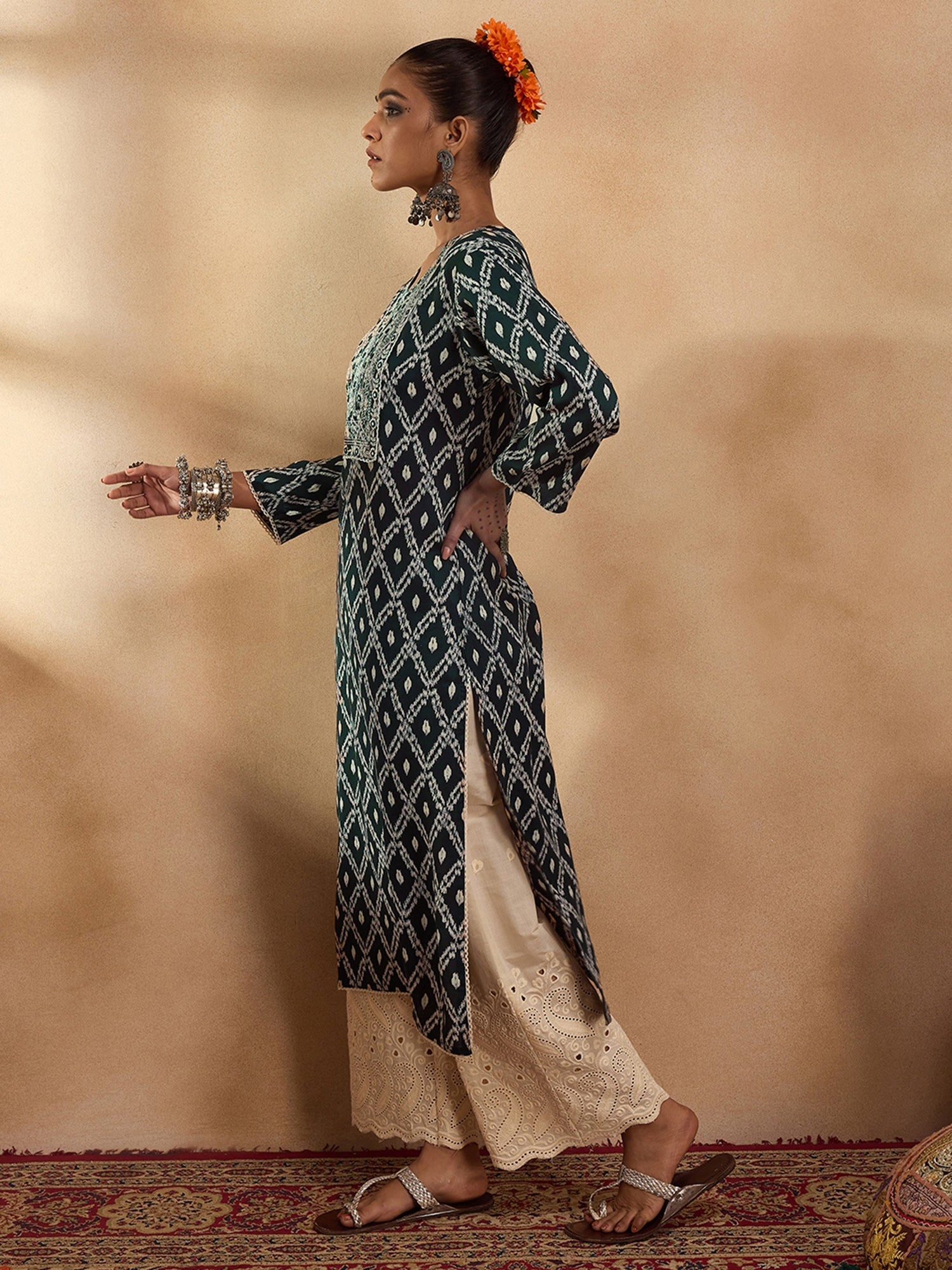 Women Green Printed Straight Kurtas