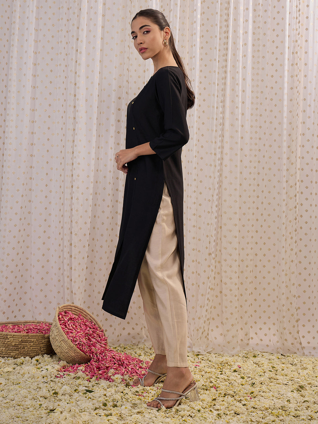 Women Black Solid Straight Kurtas