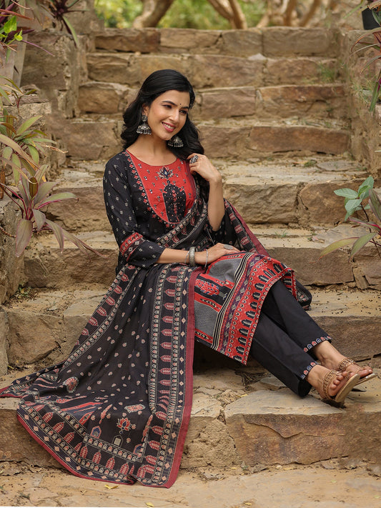 Women Black Printed Straight Kurta Trousers With Dupatta Set